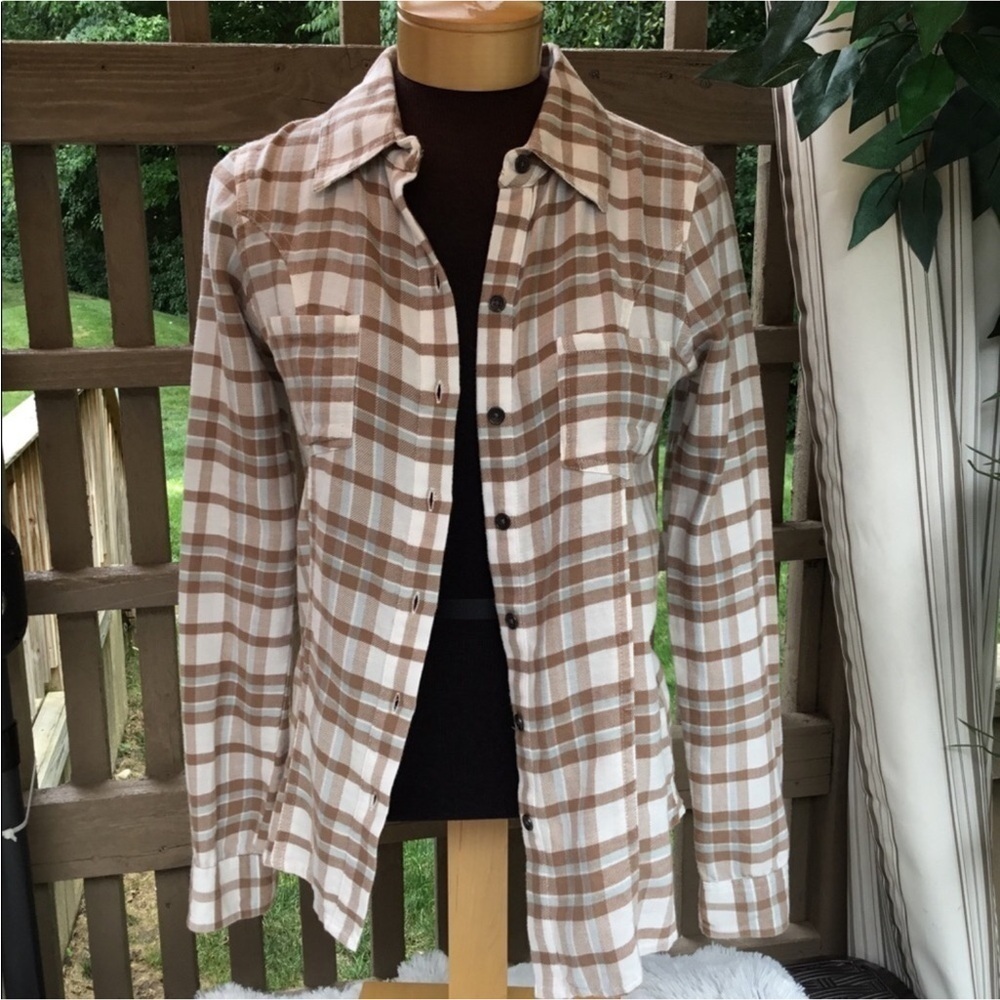 BKE eased long sleeve button down flannel Woman’s size XS breast pockets